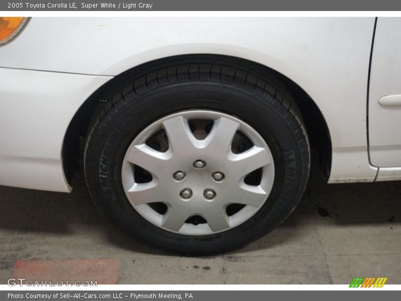 Super White / Light Gray 2005 Toyota Corolla LE