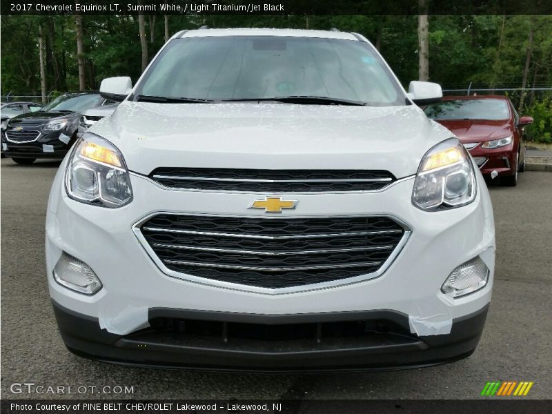 Summit White / Light Titanium/Jet Black 2017 Chevrolet Equinox LT
