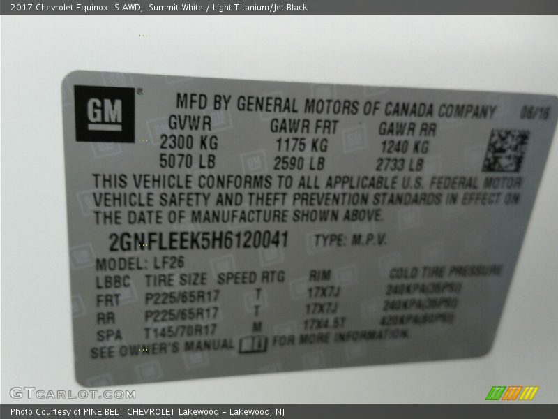 Summit White / Light Titanium/Jet Black 2017 Chevrolet Equinox LS AWD