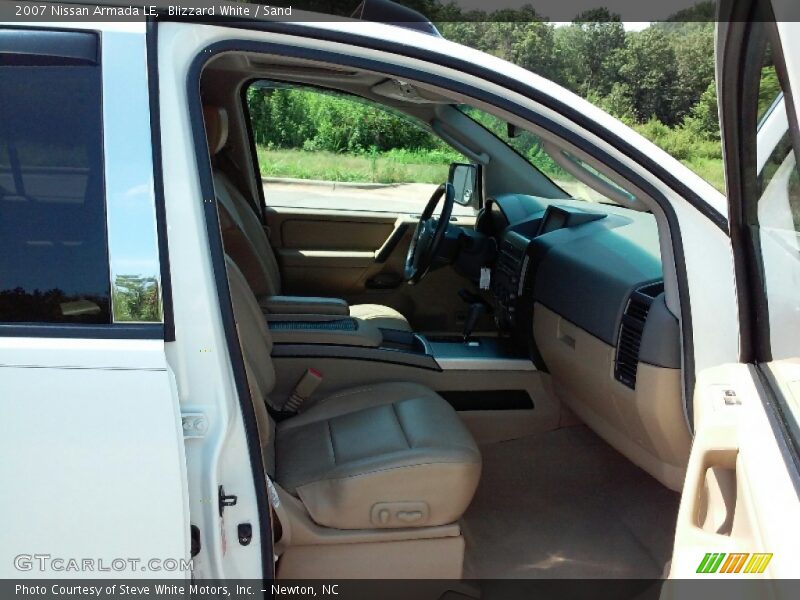 Blizzard White / Sand 2007 Nissan Armada LE