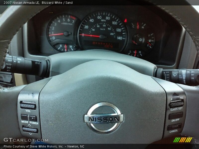 Blizzard White / Sand 2007 Nissan Armada LE