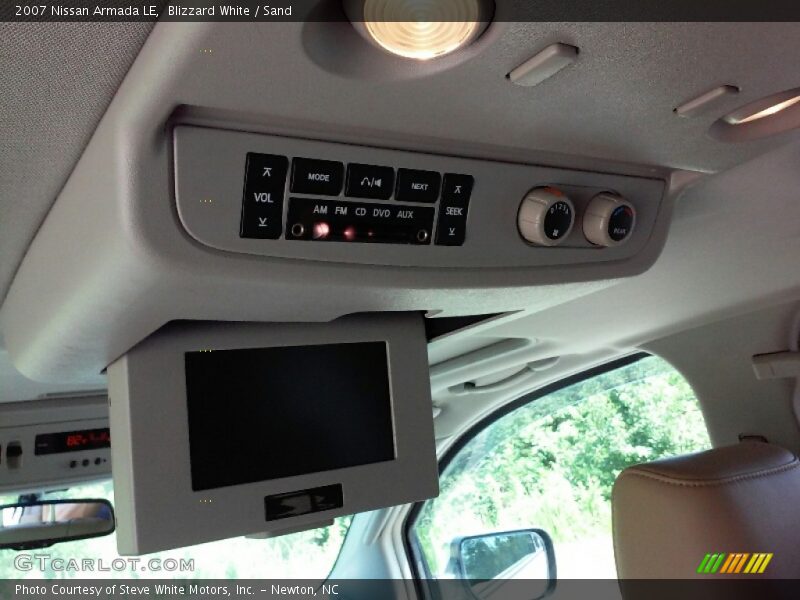 Blizzard White / Sand 2007 Nissan Armada LE