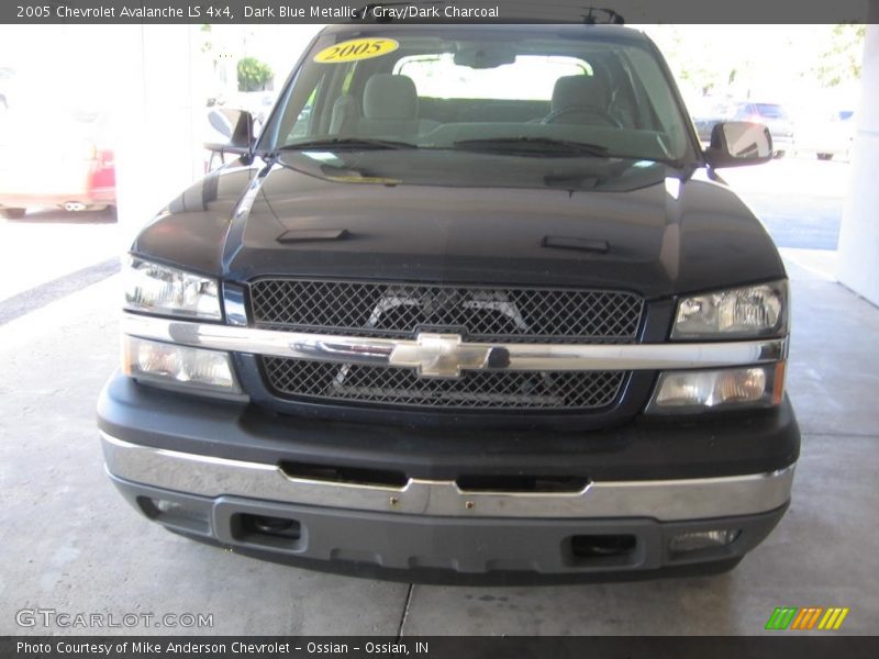 Dark Blue Metallic / Gray/Dark Charcoal 2005 Chevrolet Avalanche LS 4x4