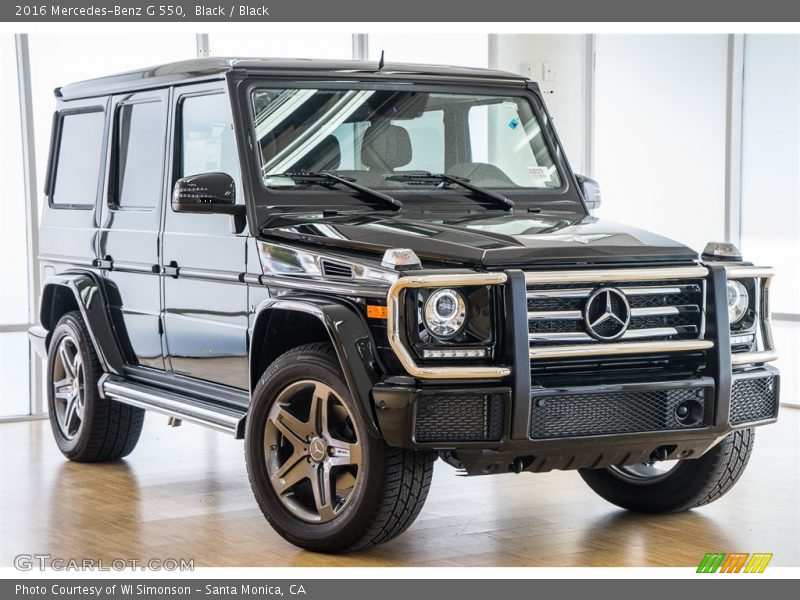 Front 3/4 View of 2016 G 550