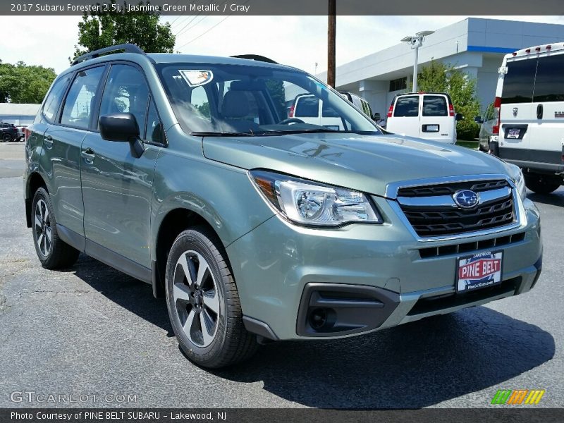 Jasmine Green Metallic / Gray 2017 Subaru Forester 2.5i