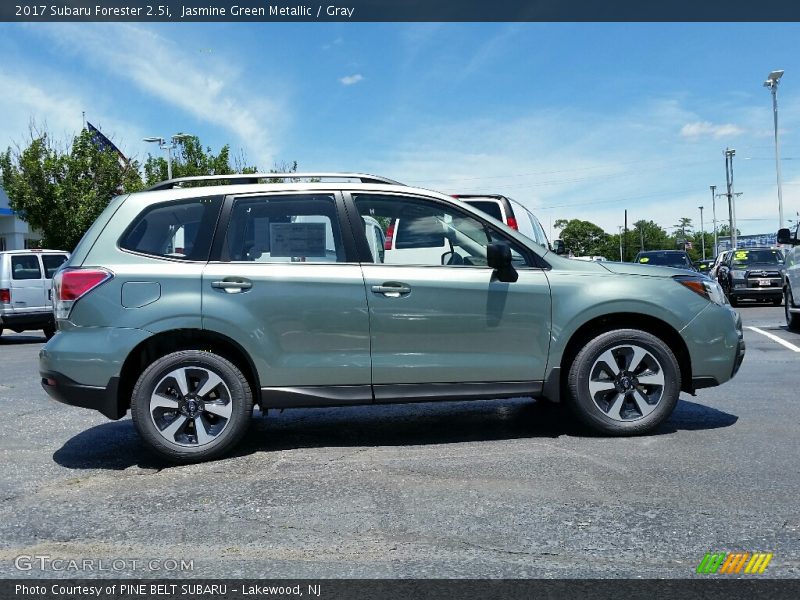 Jasmine Green Metallic / Gray 2017 Subaru Forester 2.5i