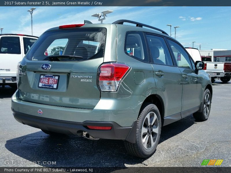 Jasmine Green Metallic / Gray 2017 Subaru Forester 2.5i