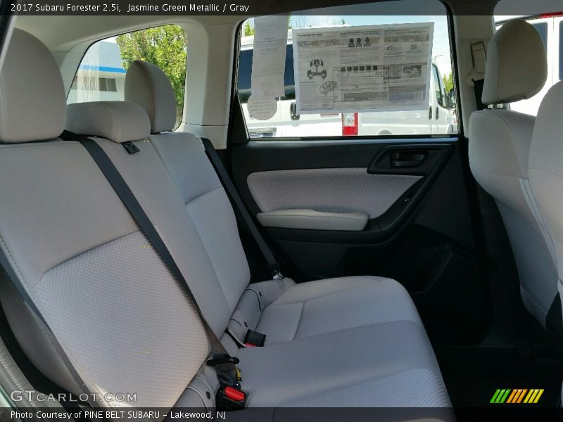 Jasmine Green Metallic / Gray 2017 Subaru Forester 2.5i