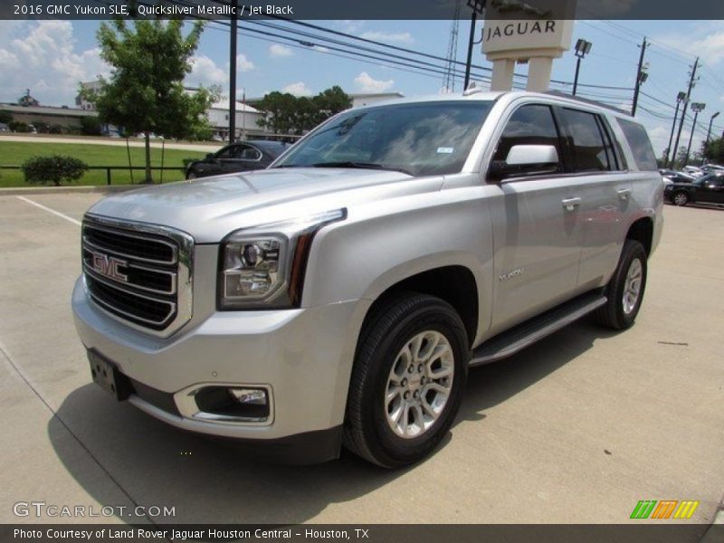 Front 3/4 View of 2016 Yukon SLE