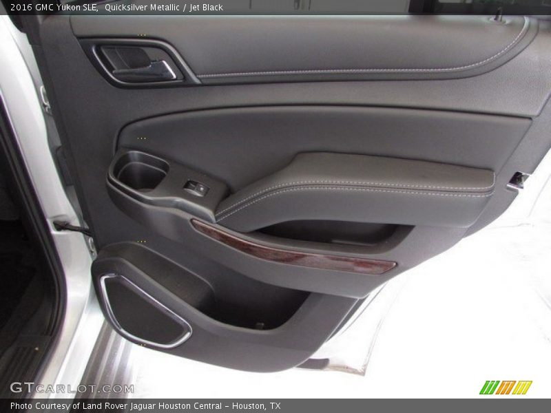 Quicksilver Metallic / Jet Black 2016 GMC Yukon SLE