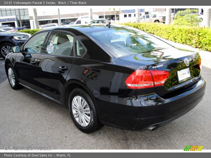 Black / Titan Black 2015 Volkswagen Passat S Sedan