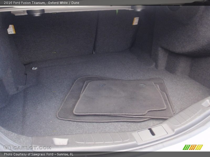 Oxford White / Dune 2016 Ford Fusion Titanium