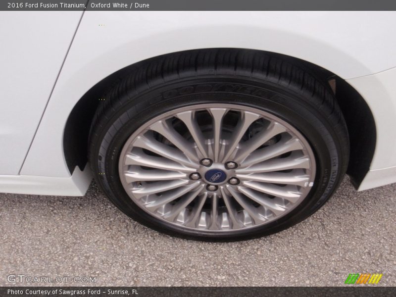 Oxford White / Dune 2016 Ford Fusion Titanium