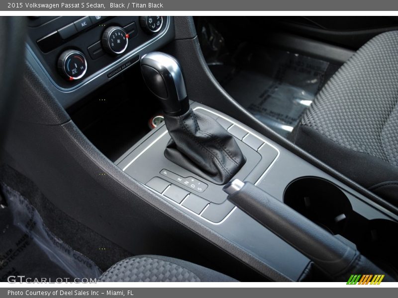 Black / Titan Black 2015 Volkswagen Passat S Sedan