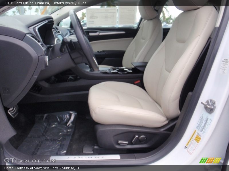 Oxford White / Dune 2016 Ford Fusion Titanium