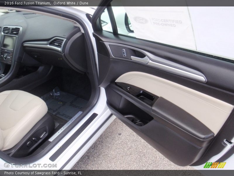 Oxford White / Dune 2016 Ford Fusion Titanium