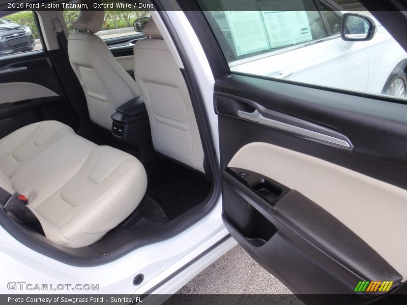 Oxford White / Dune 2016 Ford Fusion Titanium