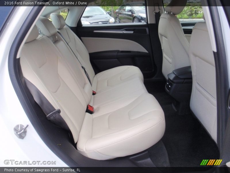 Oxford White / Dune 2016 Ford Fusion Titanium