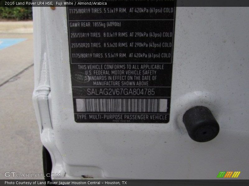 Fuji White / Almond/Arabica 2016 Land Rover LR4 HSE