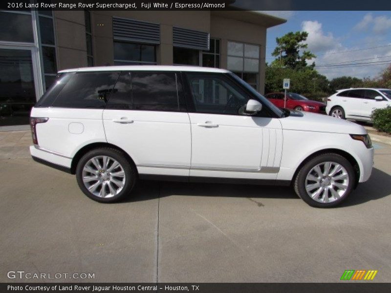 Fuji White / Espresso/Almond 2016 Land Rover Range Rover Supercharged