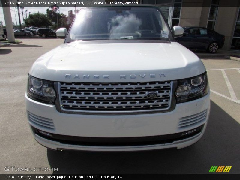 Fuji White / Espresso/Almond 2016 Land Rover Range Rover Supercharged