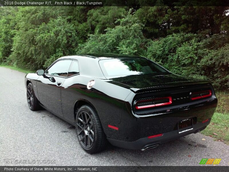 Pitch Black / Black/Tungsten 2016 Dodge Challenger R/T