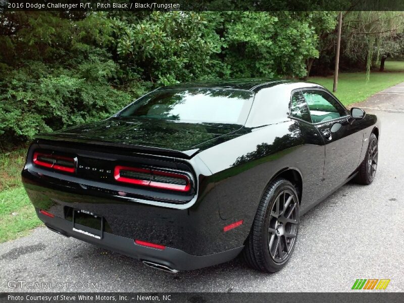 Pitch Black / Black/Tungsten 2016 Dodge Challenger R/T
