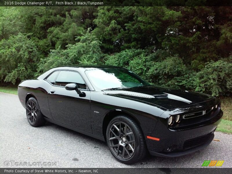 Pitch Black / Black/Tungsten 2016 Dodge Challenger R/T