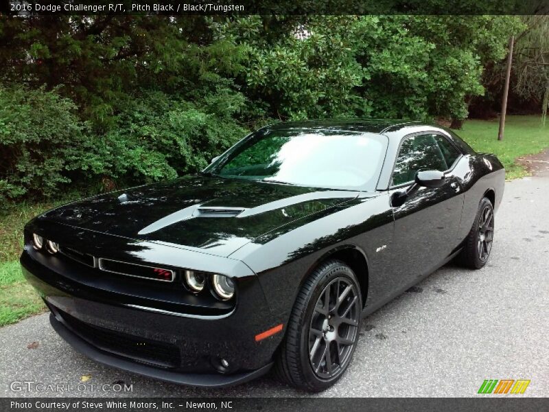 Pitch Black / Black/Tungsten 2016 Dodge Challenger R/T