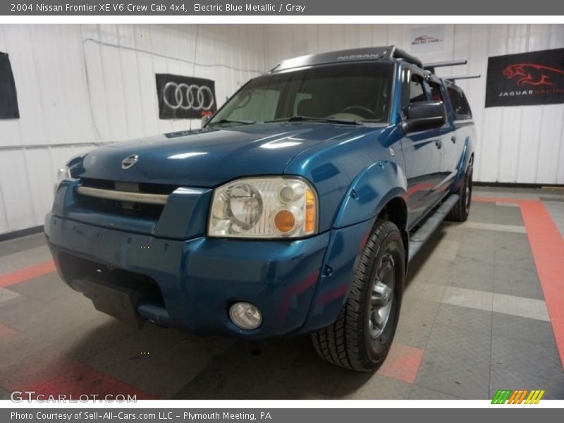 Electric Blue Metallic / Gray 2004 Nissan Frontier XE V6 Crew Cab 4x4