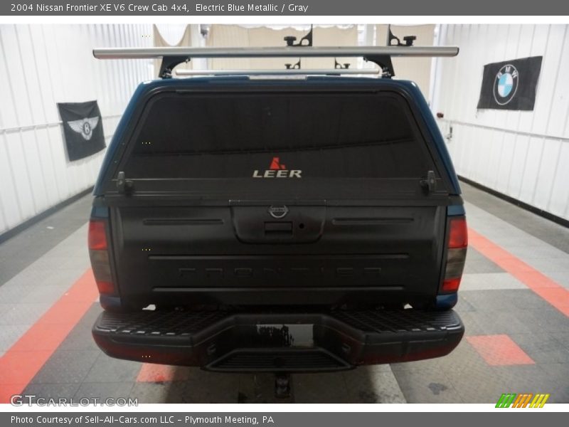 Electric Blue Metallic / Gray 2004 Nissan Frontier XE V6 Crew Cab 4x4