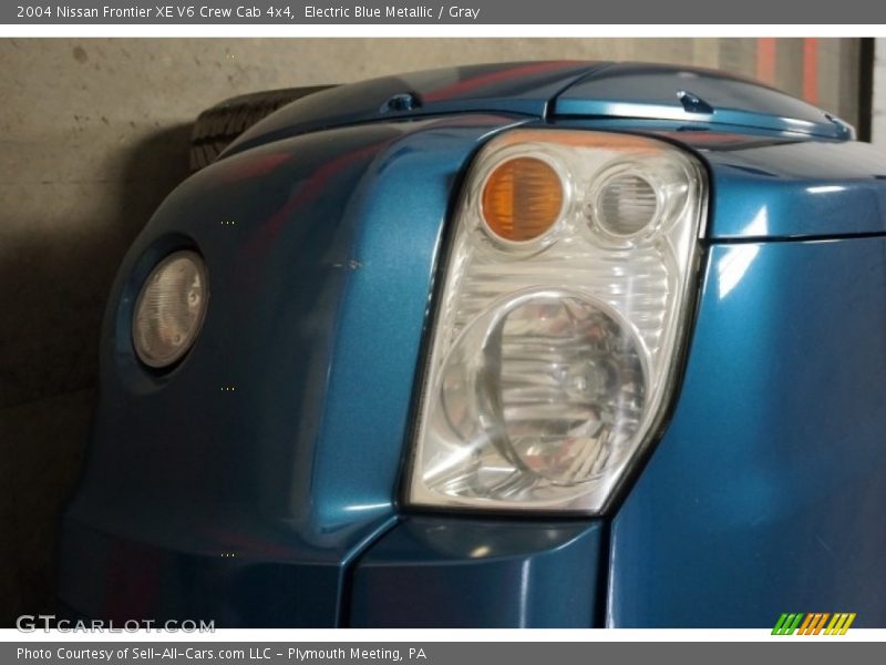 Electric Blue Metallic / Gray 2004 Nissan Frontier XE V6 Crew Cab 4x4
