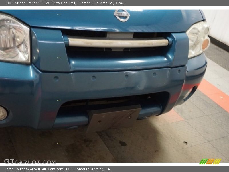 Electric Blue Metallic / Gray 2004 Nissan Frontier XE V6 Crew Cab 4x4