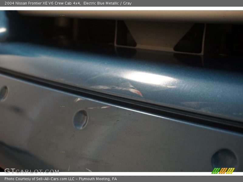 Electric Blue Metallic / Gray 2004 Nissan Frontier XE V6 Crew Cab 4x4