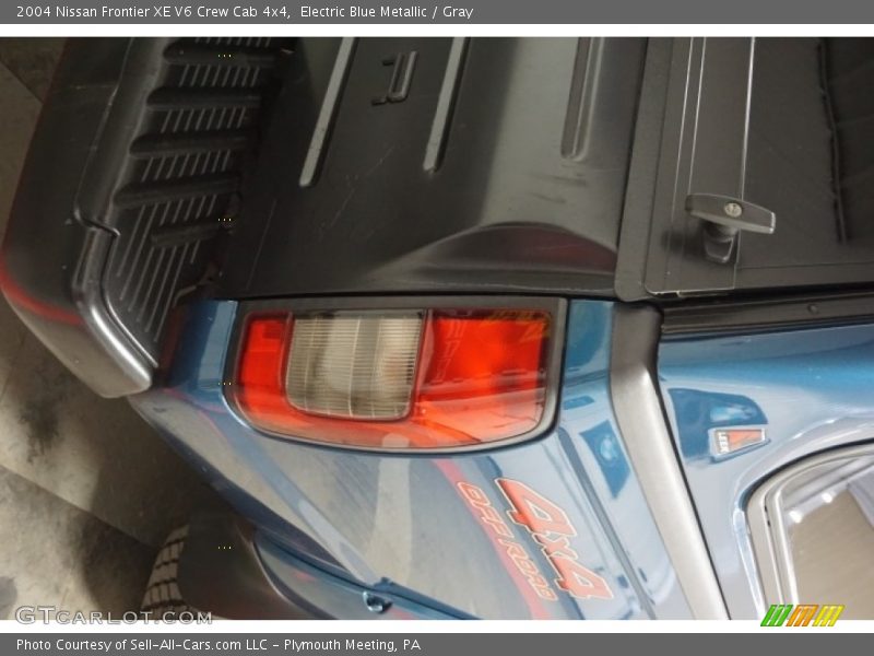 Electric Blue Metallic / Gray 2004 Nissan Frontier XE V6 Crew Cab 4x4