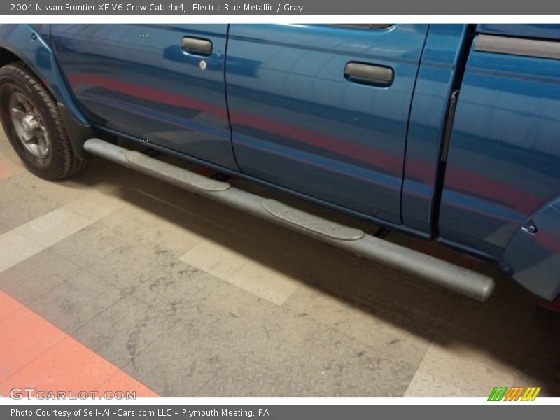 Electric Blue Metallic / Gray 2004 Nissan Frontier XE V6 Crew Cab 4x4