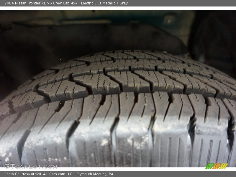 Electric Blue Metallic / Gray 2004 Nissan Frontier XE V6 Crew Cab 4x4