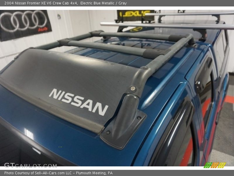 Electric Blue Metallic / Gray 2004 Nissan Frontier XE V6 Crew Cab 4x4