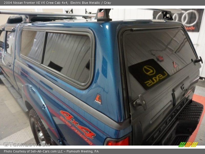 Electric Blue Metallic / Gray 2004 Nissan Frontier XE V6 Crew Cab 4x4