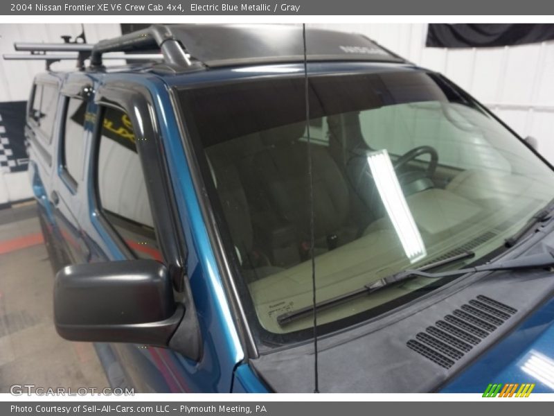 Electric Blue Metallic / Gray 2004 Nissan Frontier XE V6 Crew Cab 4x4