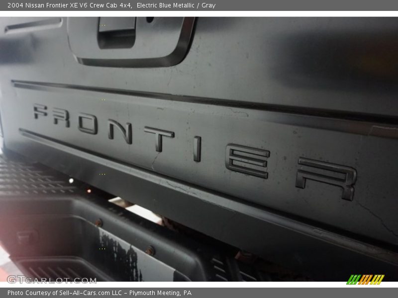 Electric Blue Metallic / Gray 2004 Nissan Frontier XE V6 Crew Cab 4x4