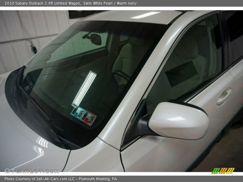 Satin White Pearl / Warm Ivory 2010 Subaru Outback 3.6R Limited Wagon