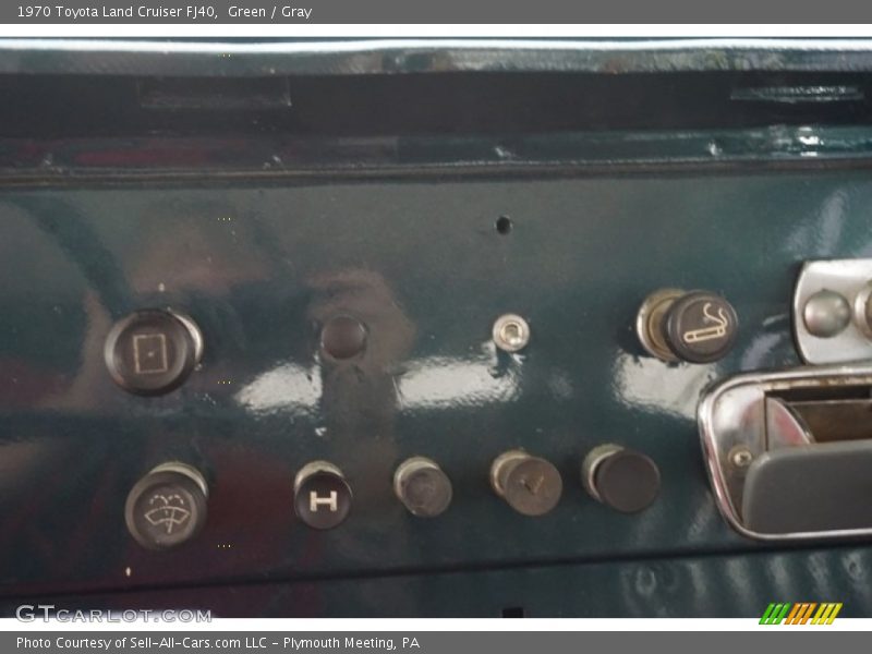 Controls of 1970 Land Cruiser FJ40
