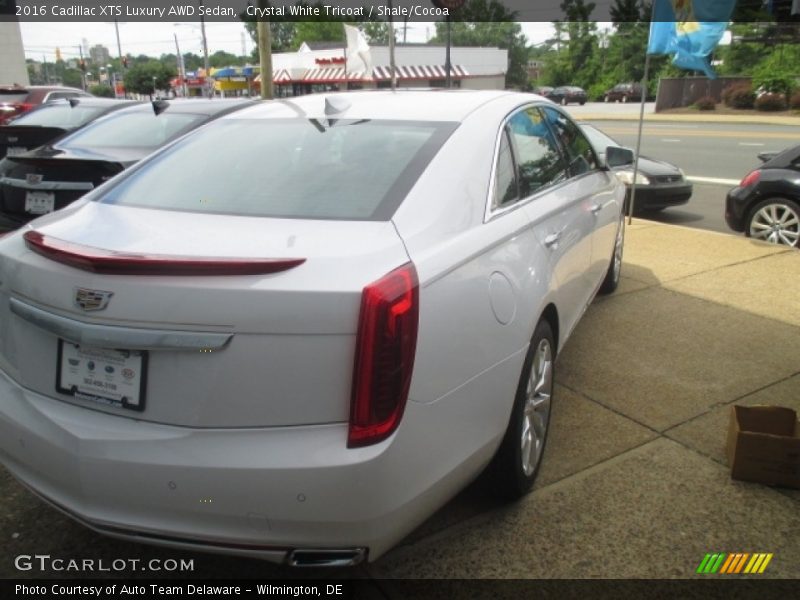 Crystal White Tricoat / Shale/Cocoa 2016 Cadillac XTS Luxury AWD Sedan