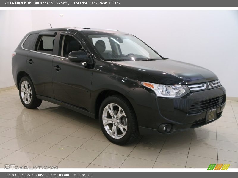 Labrador Black Pearl / Black 2014 Mitsubishi Outlander SE S-AWC