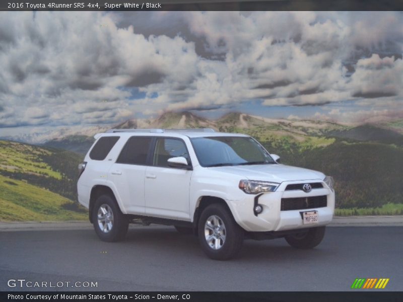 Super White / Black 2016 Toyota 4Runner SR5 4x4