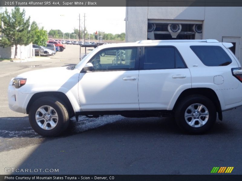 Super White / Black 2016 Toyota 4Runner SR5 4x4