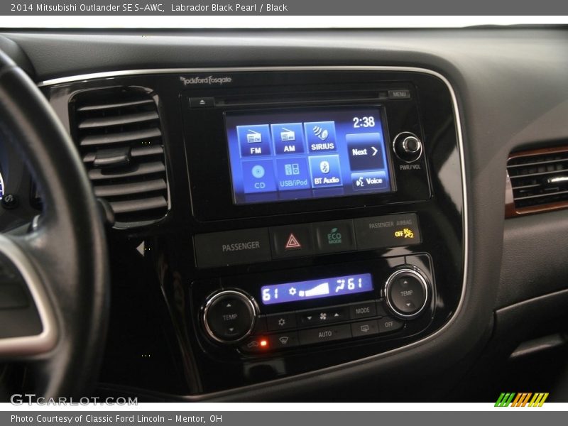 Labrador Black Pearl / Black 2014 Mitsubishi Outlander SE S-AWC