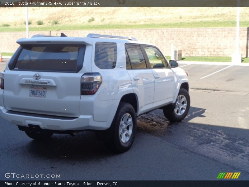 Super White / Black 2016 Toyota 4Runner SR5 4x4