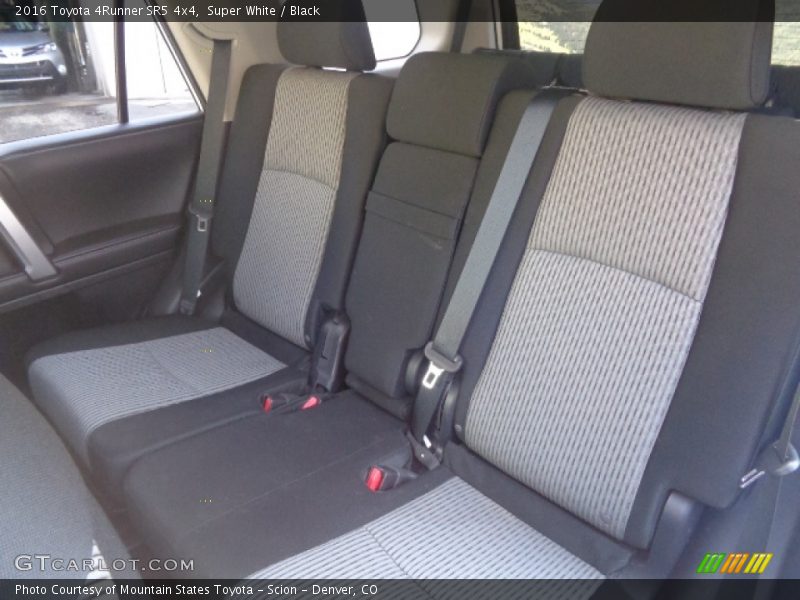 Super White / Black 2016 Toyota 4Runner SR5 4x4
